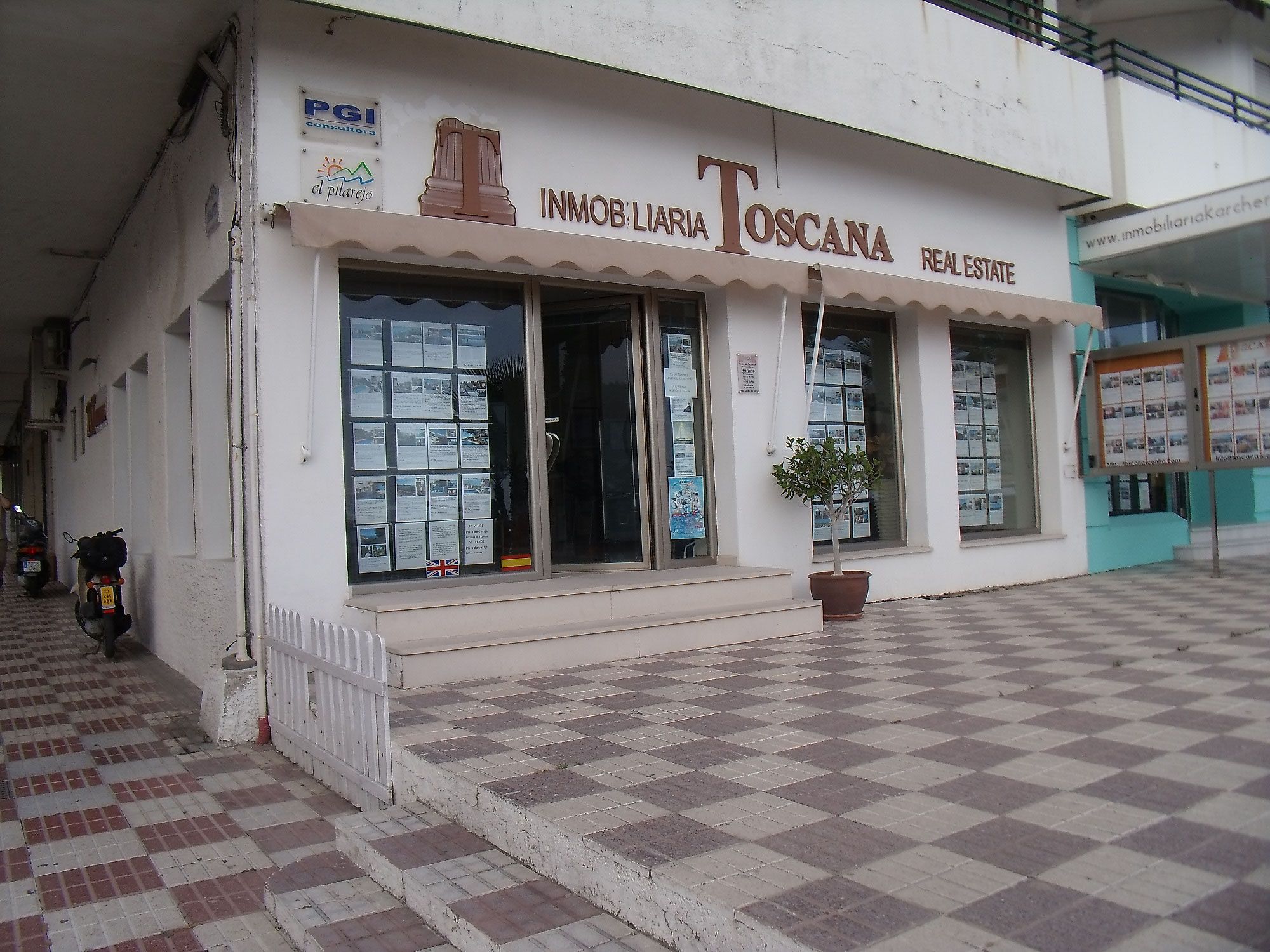 Your trusted real estate agency. TOSCANA INMOBILIARIA en La Herradura